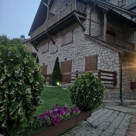 Residencial Valle De Benasque Exterior foto